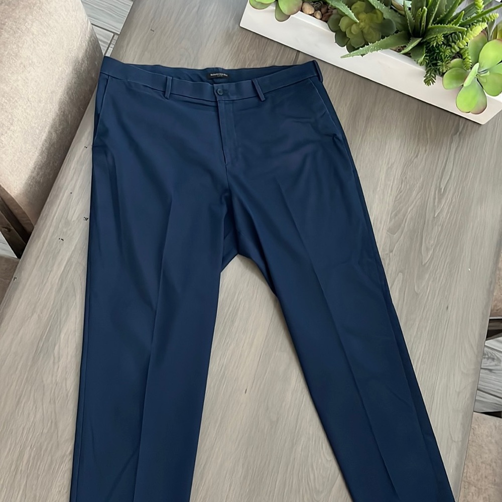 Banana republic, slim fit navy blue dress pant men’s 42 waste